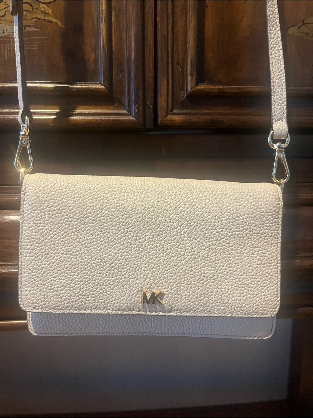 Michael Kors Pebbled Leather Crossbody Clutch Wallet in Off-White | NWT